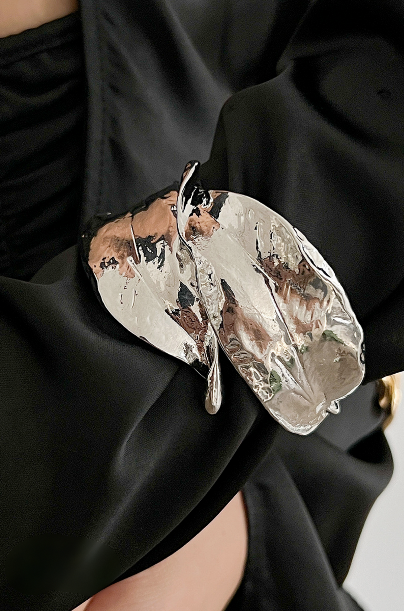 Celestia Pearl Band - Exquisite Leaf Cuff Bracelet for Woman
