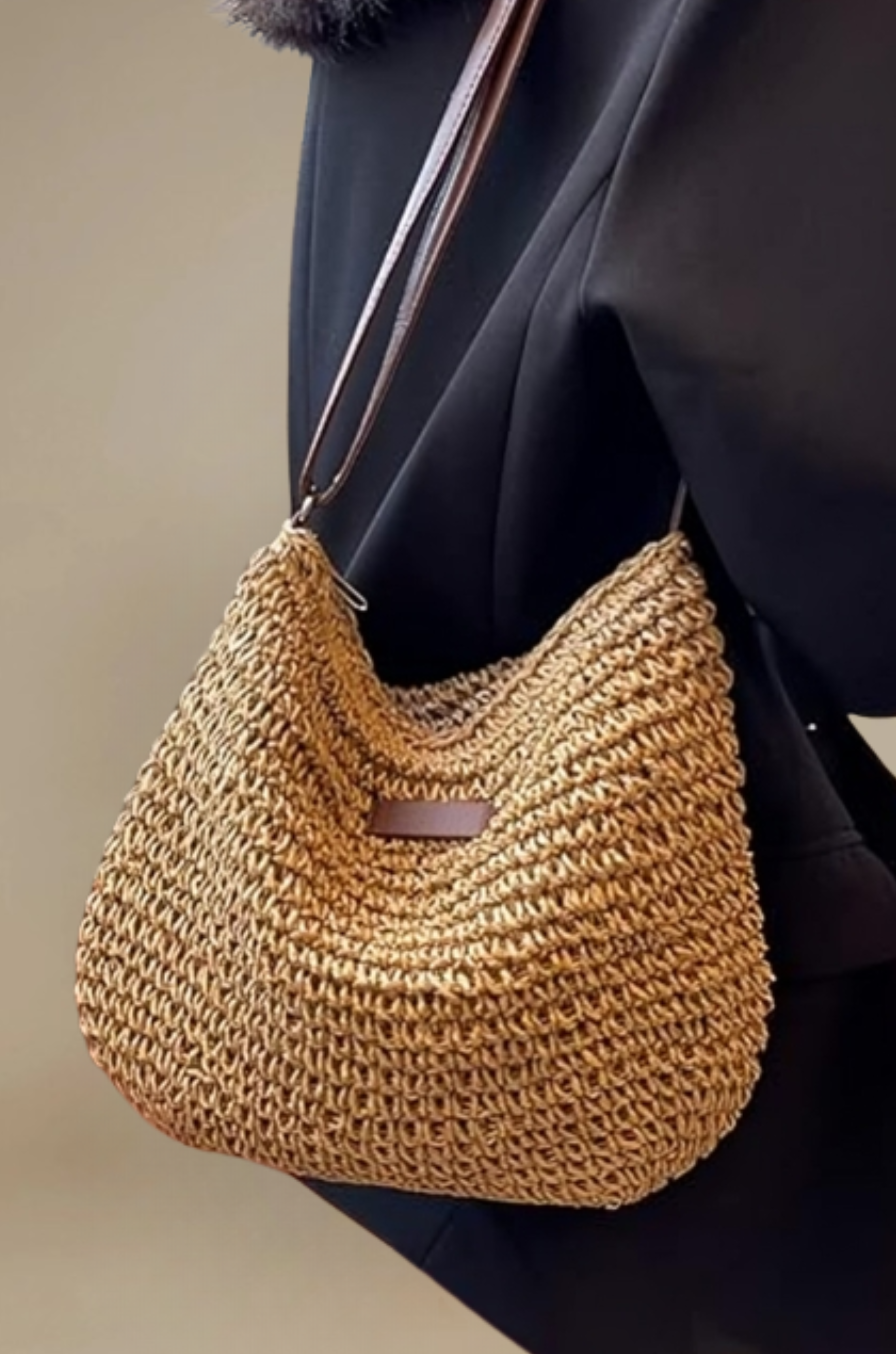 Crossbody - Handcrafted Straw Bag for Woman
