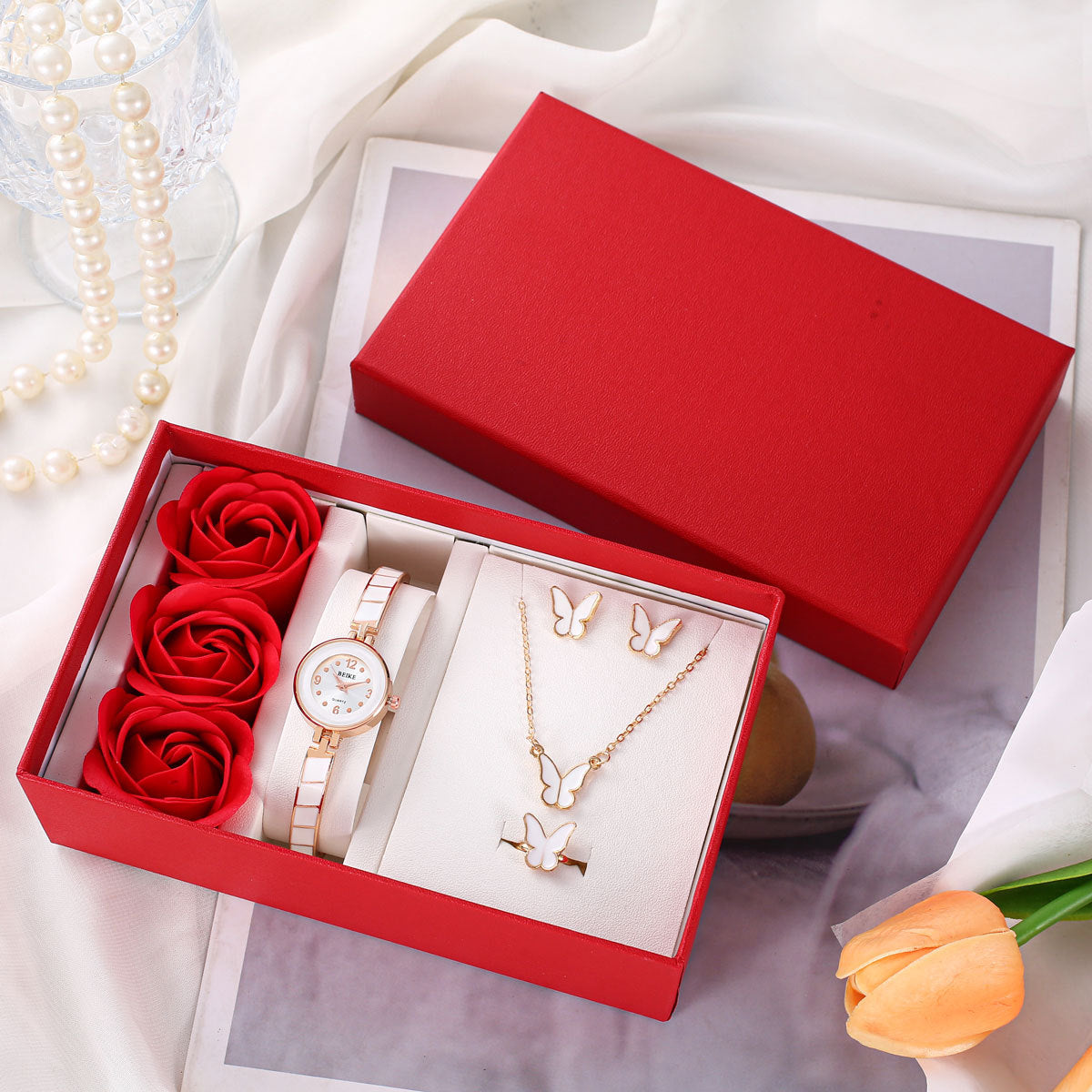 Elegant Necklace & Earrings Set with Roses – Perfect for Special Moments